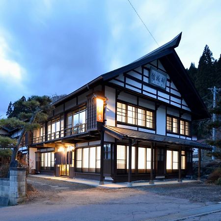 宿屋白金家 Yadoya-Shiroganeya 1日1組限定2名から8名様まで 全館貸切り 伝統的建造物の旅籠宿 Traditional Culture Experience Nagano Exterior foto